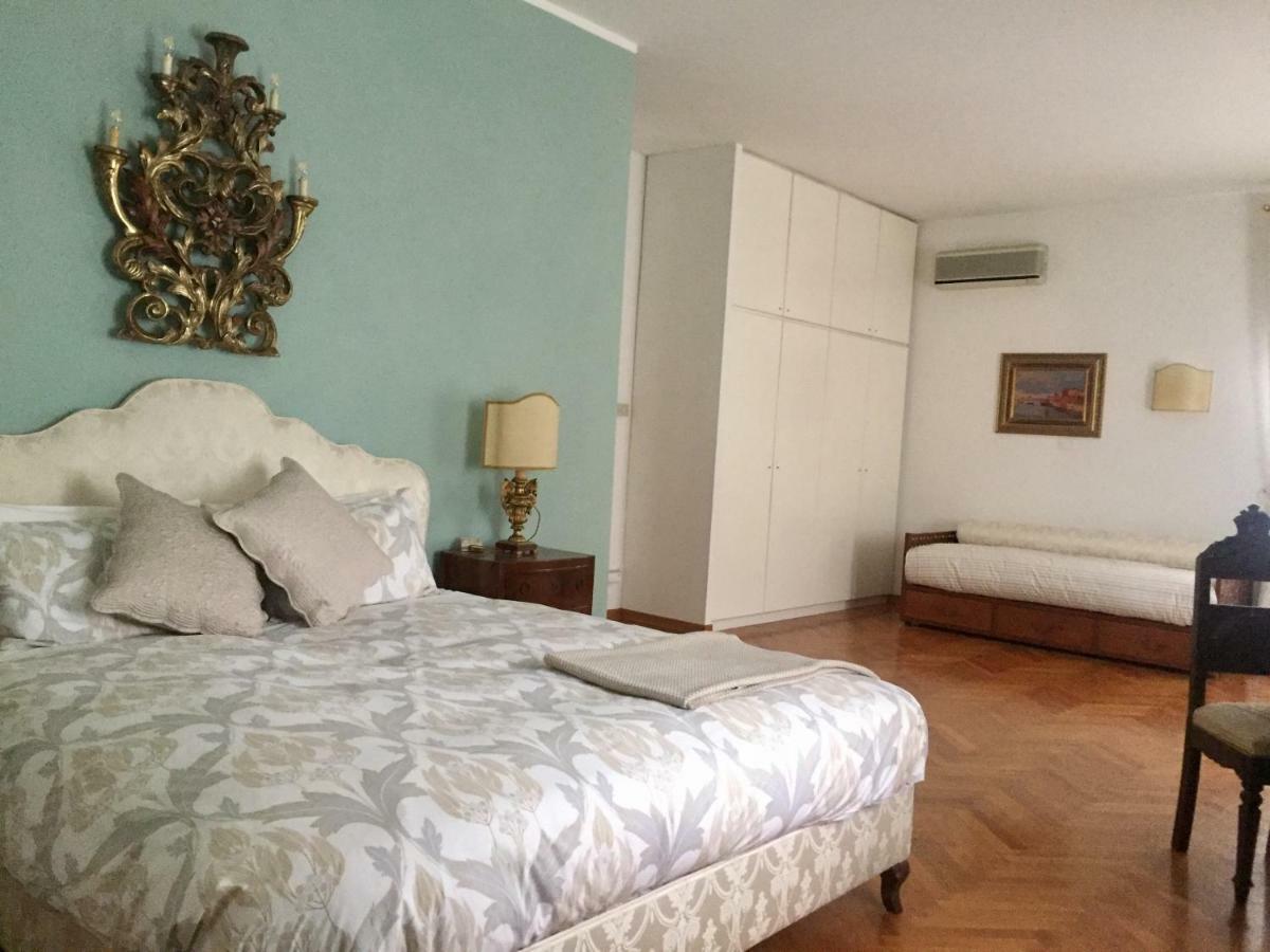 Casa Lunia Guesthouse Местре Екстериор снимка